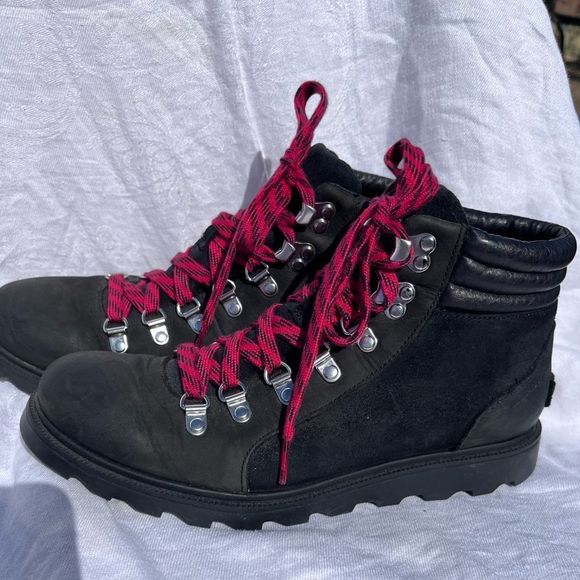 SOREL boots  - Picture 1 of 11